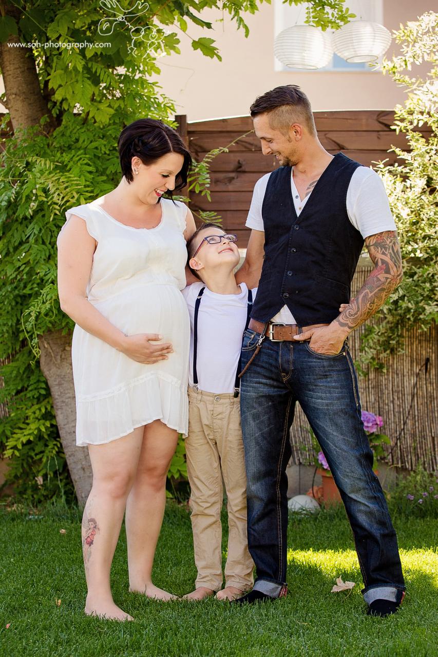 Familien Fotoshooting mit Babybauch in Trautmannsdorf – 2