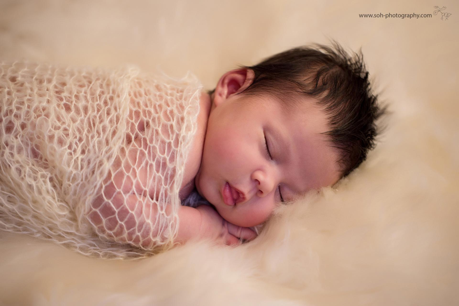 Neugeborenen Fotoshooting – Pia