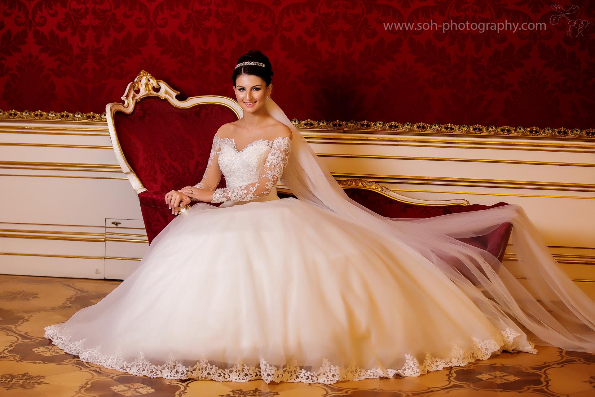 Hochzeitsfotografin Bruck an der Leitha zwei Looks standesamtliche Trauung – 11