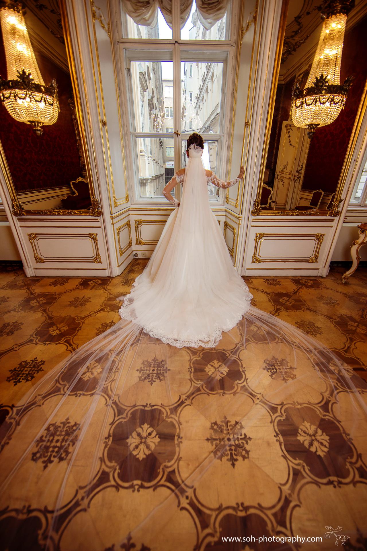 Hochzeitsfotografin Bruck an der Leitha zwei Looks standesamtliche Trauung – 12