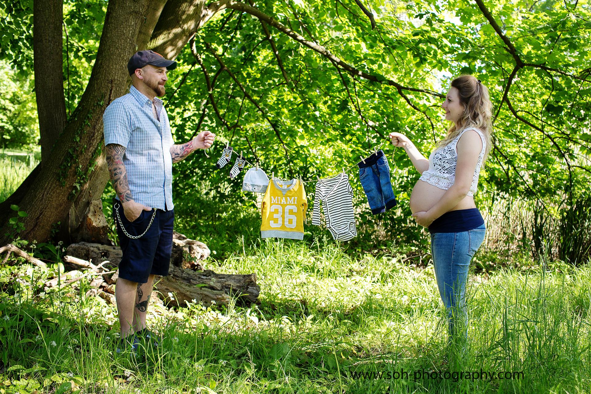 Babybauchshooting im Harrachpark