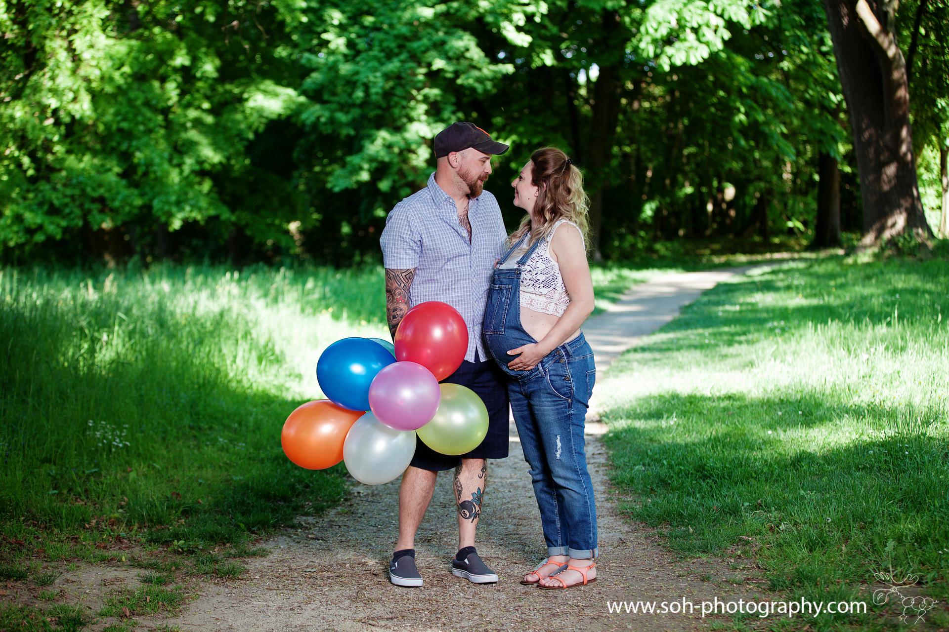 Babybauch Fotoshooting im Harrachpark Bruck an der Leitha Fotografin – 3