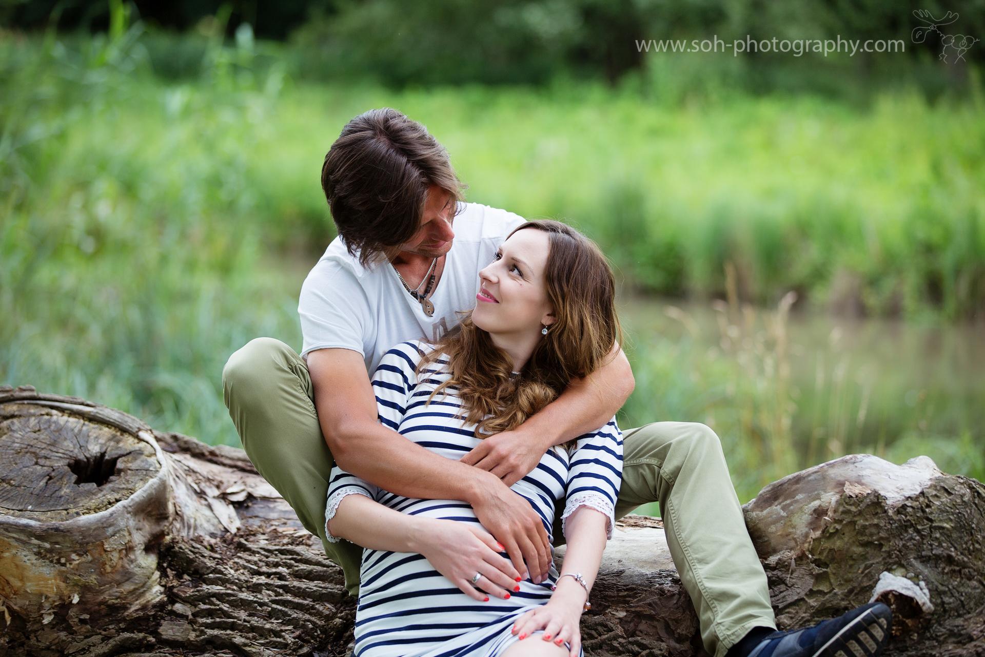Outdoor Babybauch Fotoshooting