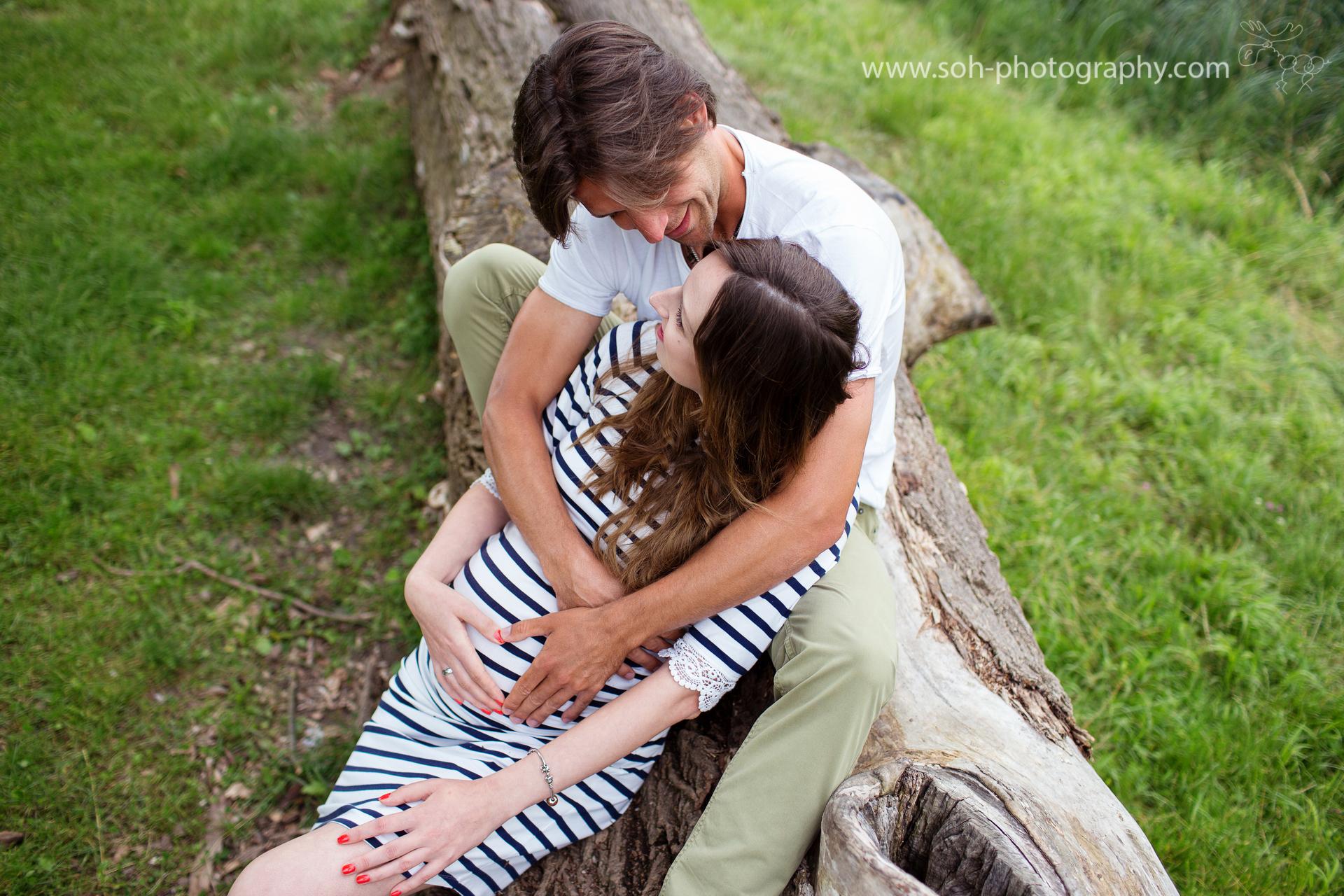 Babybauch Fotoshooting im Harrachpark Bruck an der Leitha – 6