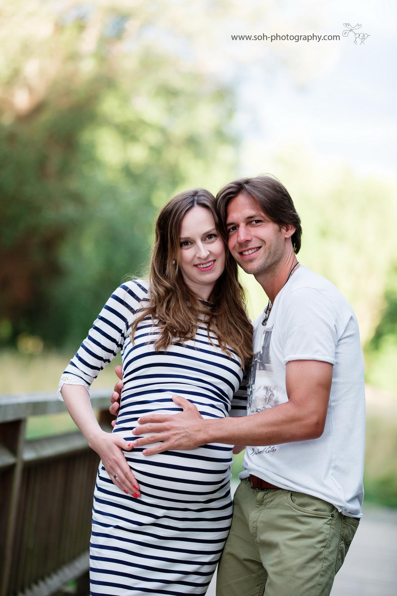 Babybauch Fotoshooting im Harrachpark Bruck an der Leitha – 7