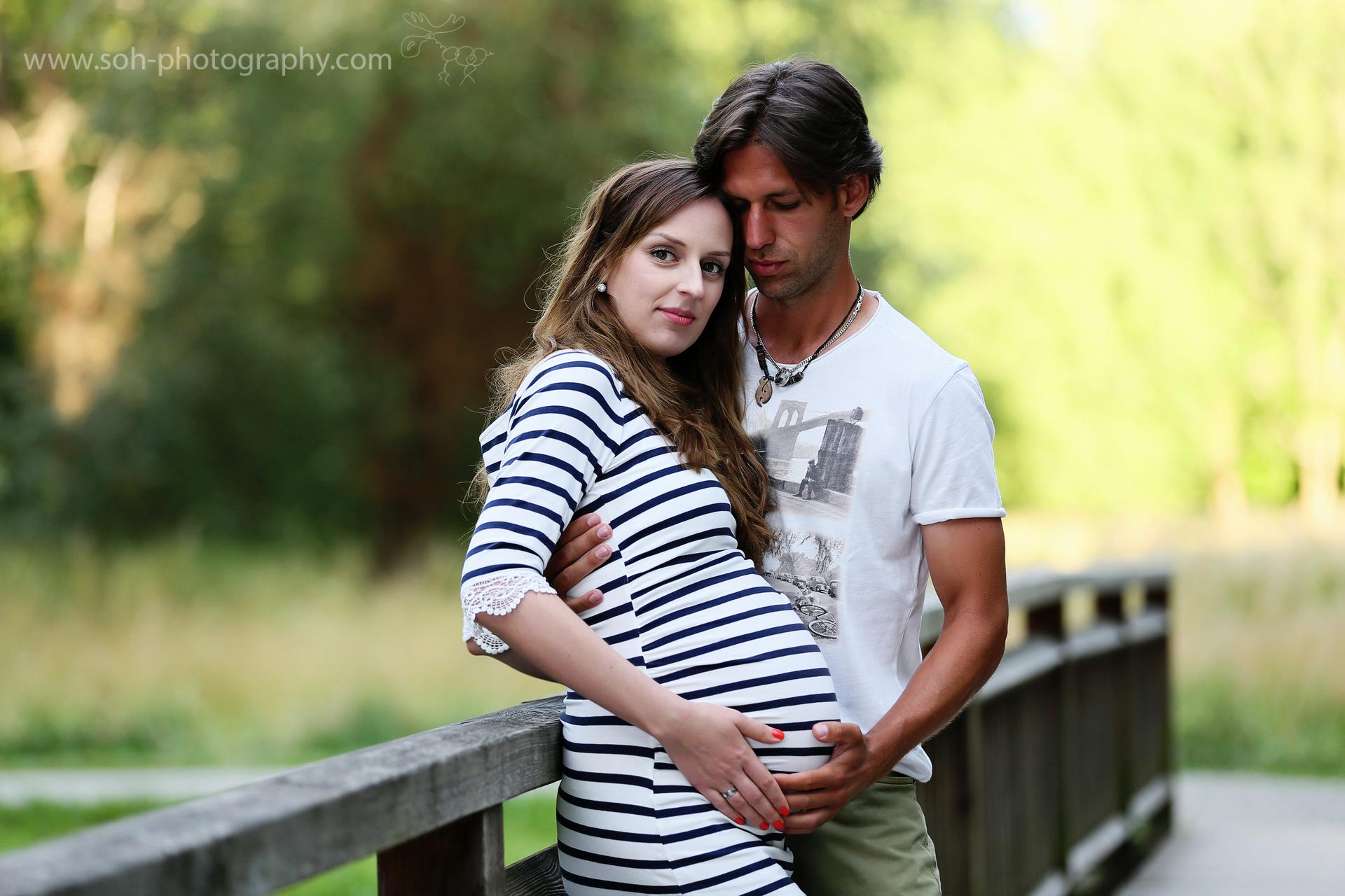 Babybauch Fotoshooting im Harrachpark Bruck an der Leitha – 8