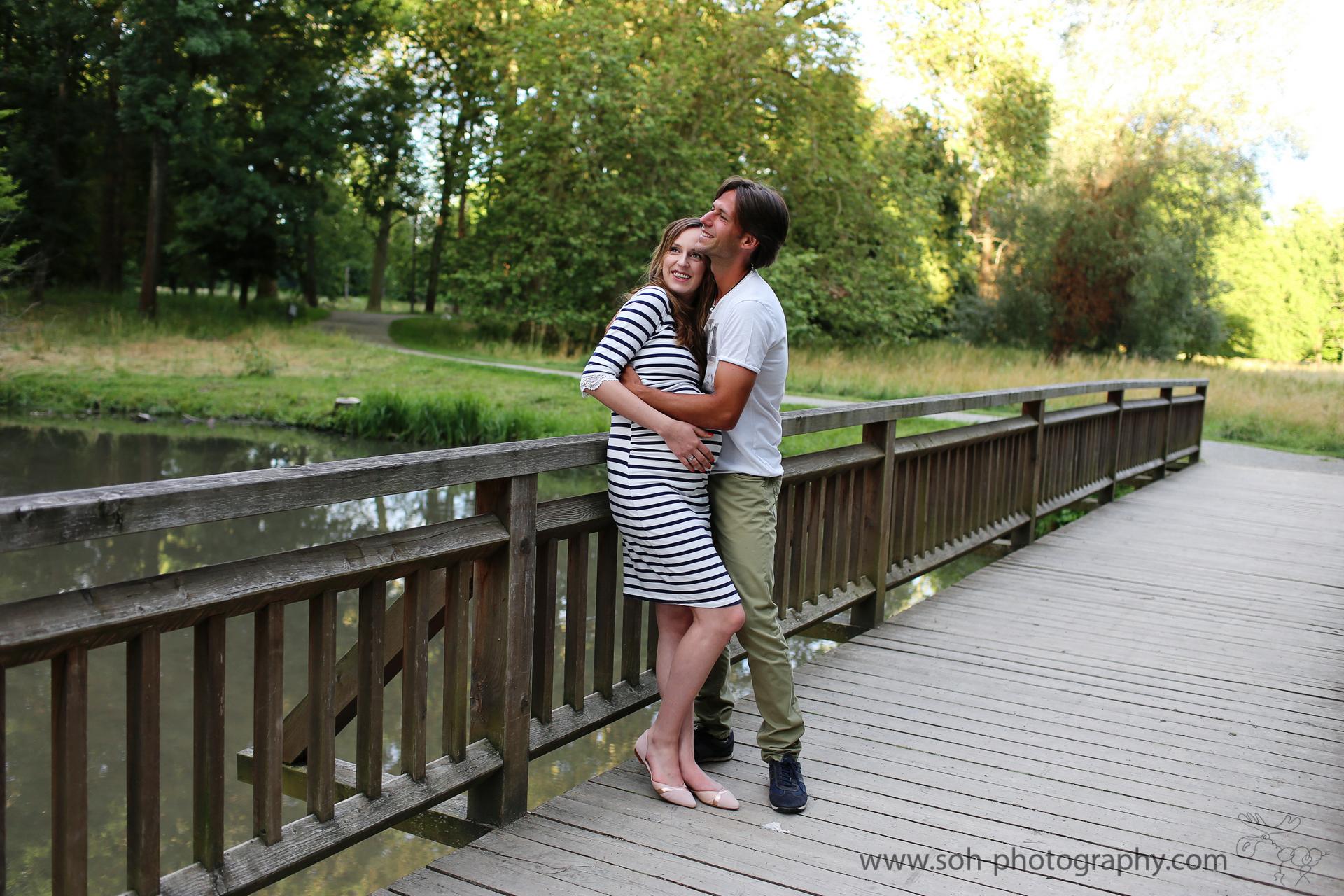 Babybauch Fotoshooting im Harrachpark Bruck an der Leitha – 9