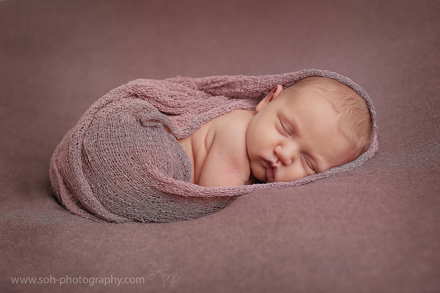 Neugeborenen Fotoshooting – Hannah
