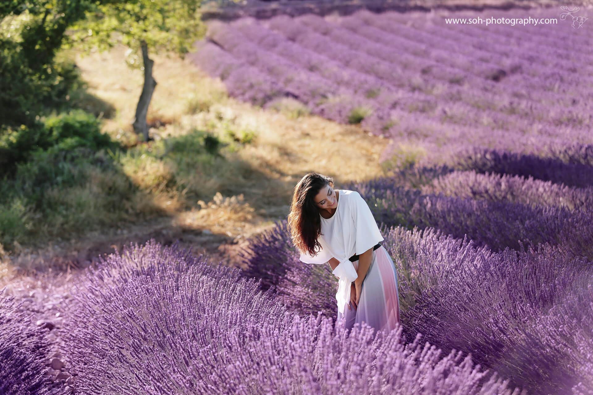 Fashion Fotoshooting in den Lavendelfeldern der Provence – 11