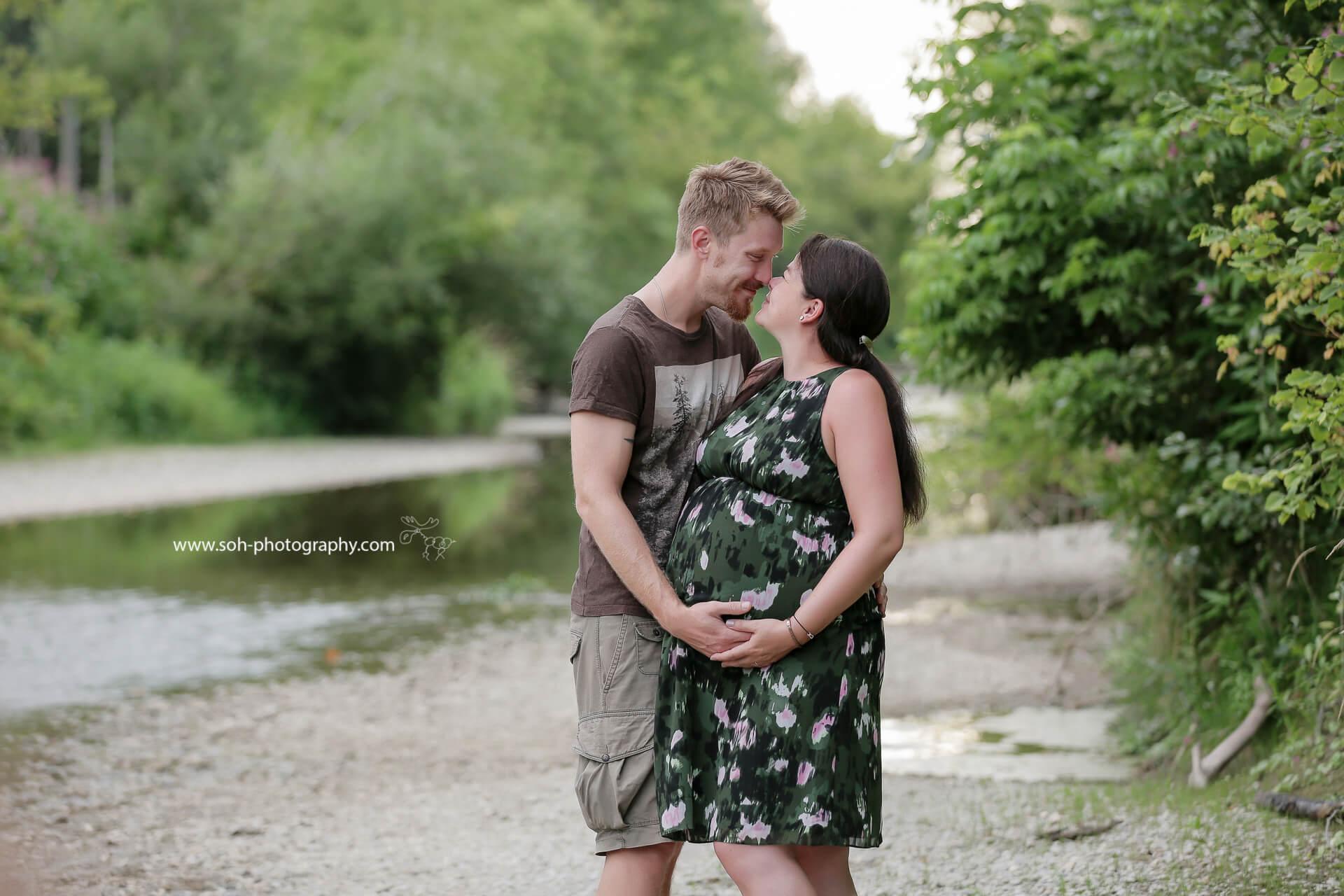 Babybauch- Fotoshooting in Bruck an der Leitha