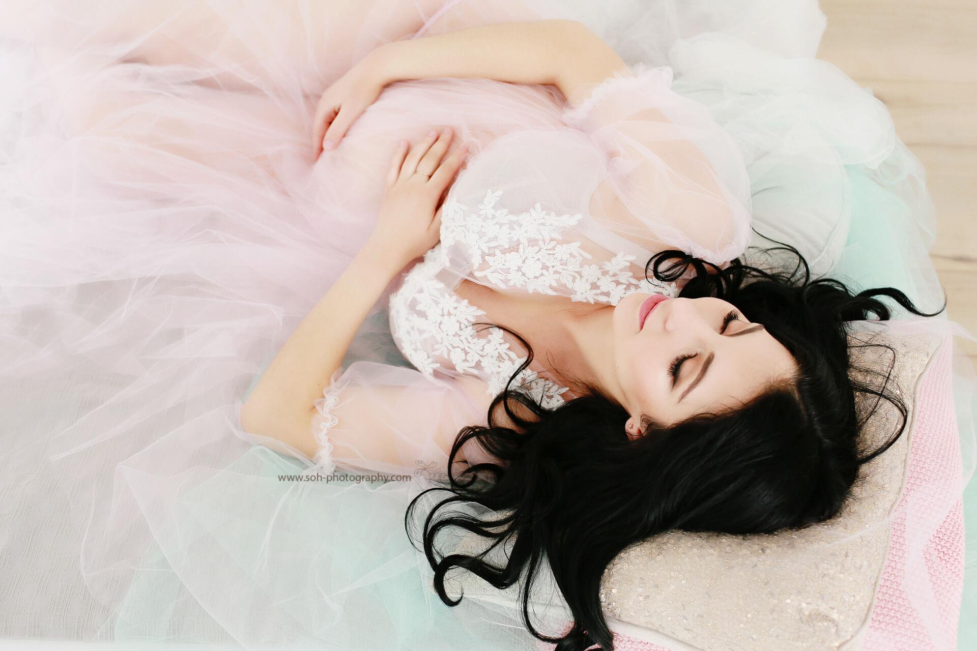 Babybauch Fotoshooting mit Kind Fotografin Bruck an der Leitha Studio – 9