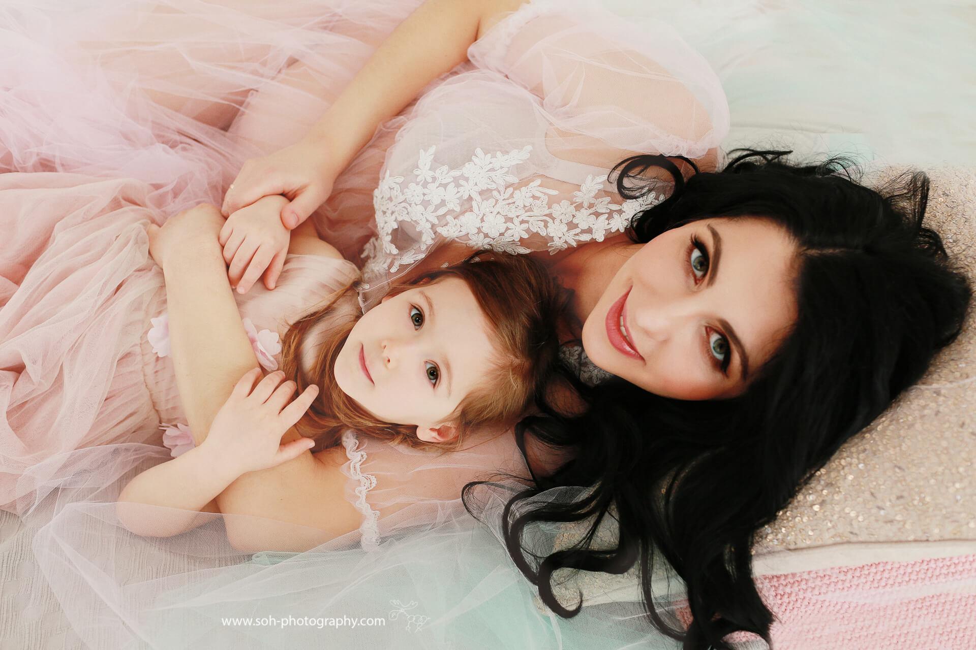 Babybauch Fotoshooting mit Kind Fotografin Bruck an der Leitha Studio – 10