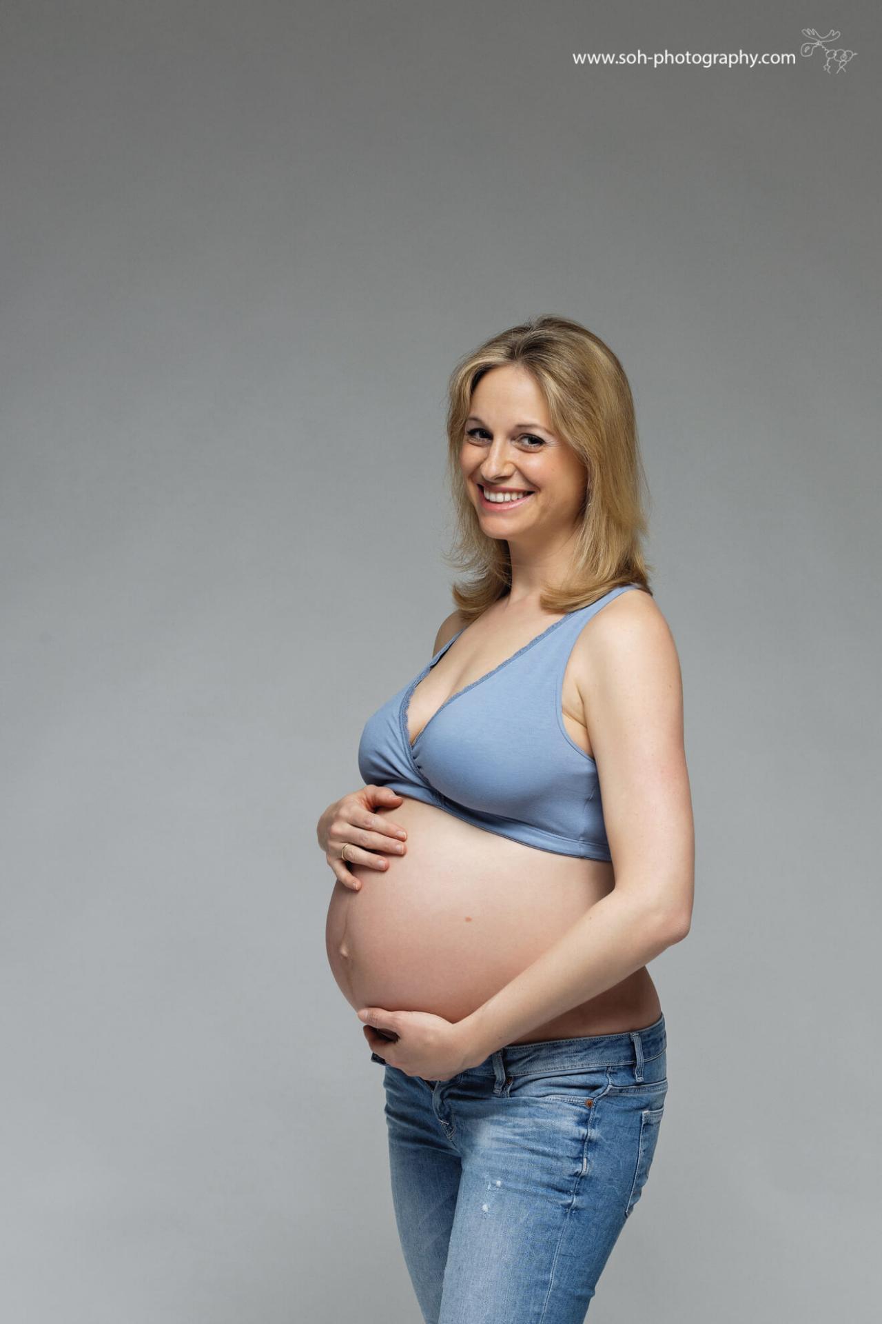 Familien Fotoshooting Babybauch und Baby mit Fotografin – 2