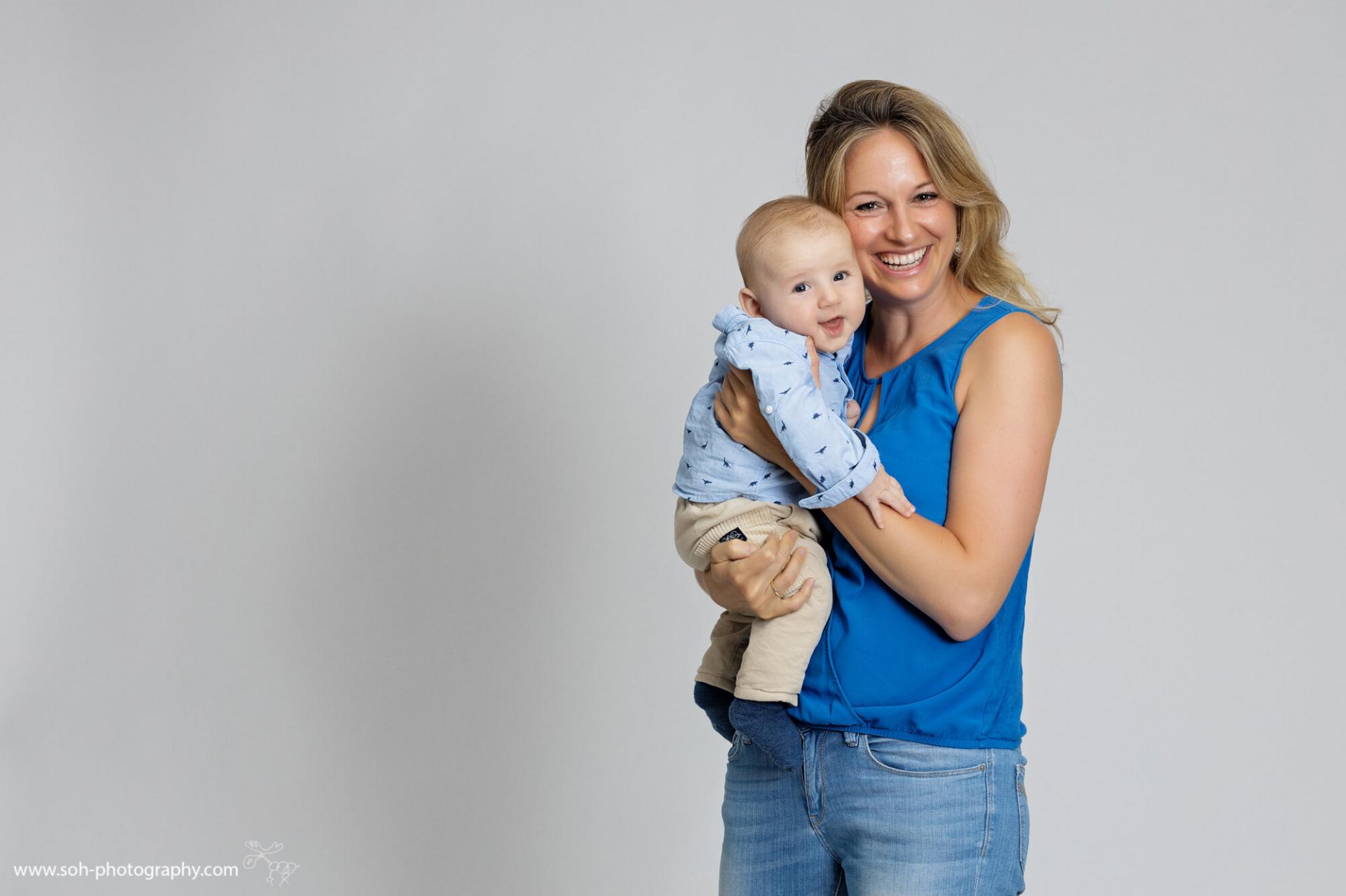 Familien Fotoshooting Babybauch und Baby mit Fotografin – 10