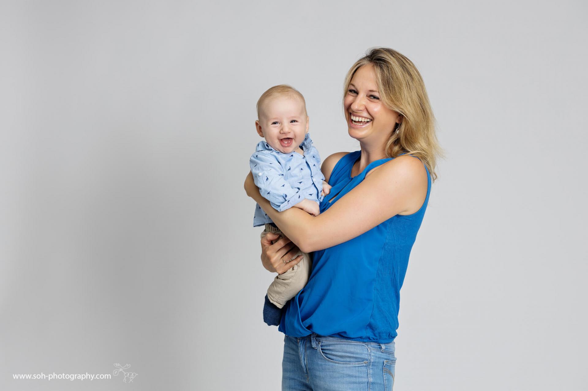 Familien Fotoshooting Babybauch und Baby mit Fotografin – 11