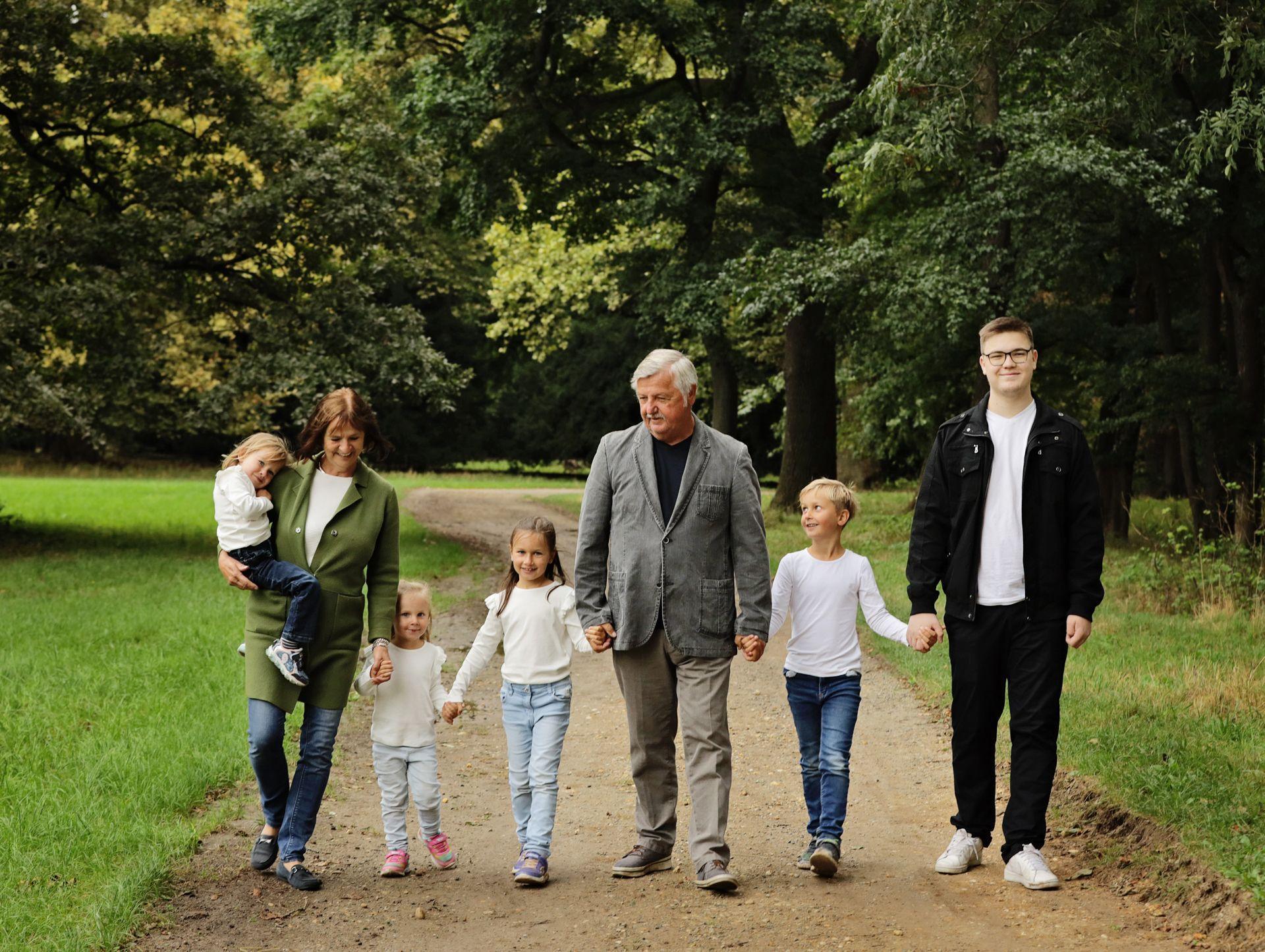 Familien Fotoshooting im Harrachpark Bruck an der Leitha – 8