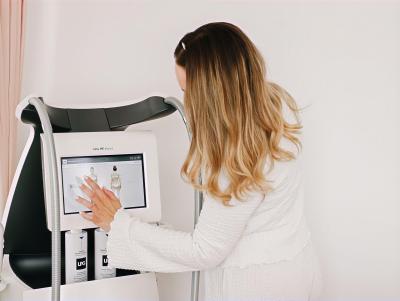 Authentische brandingfotos für Kosmetikerin im Beauty Studio